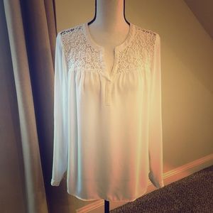 White Daniel Rainn blouse with lace detail